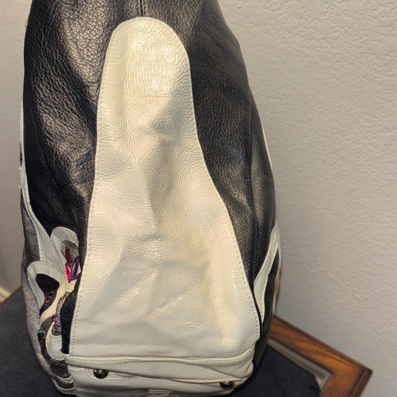 Sharif Black and White Floral Appliqué Shoulder Bag with Jewel Accents - Picture 8 of 12